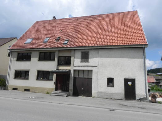 — VERKAUFT — Dreifamilienhaus