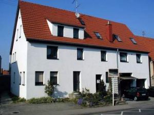 — VERKAUFT — Haus mit Einliegerwohnung RT-Sickenhausen