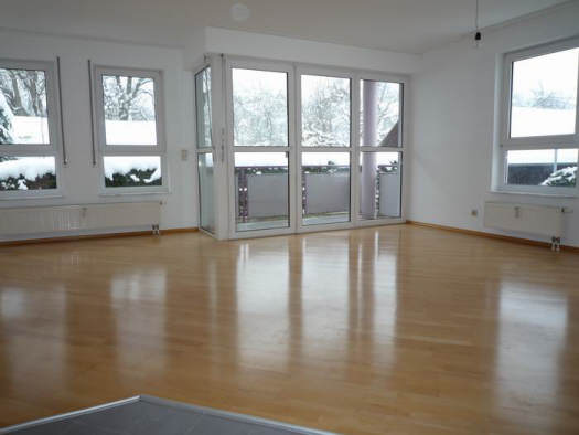 — VERMIETET — 4-Zi.-DG-Maisonette-Wohnung RT-Sondelfingen