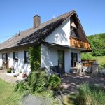 — VERKAUFT — Pliezhausen/Rübgarten: Terrassen-/Balkon-Naturparadies – mitten im Grünen/ Ortsrandlage! EFH m. ELW