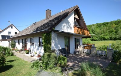 — VERKAUFT — Pliezhausen/Rübgarten: Terrassen-/Balkon-Naturparadies – mitten im Grünen/ Ortsrandlage! EFH m. ELW