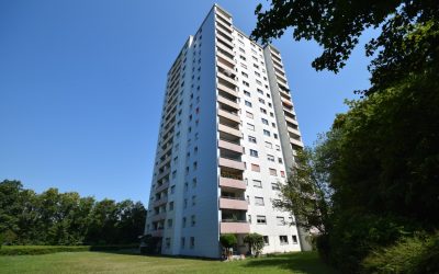 — VERKAUFT — RT/Efeu (Sondelfingen) – Südwestlage! schicke 2,5 Zi.-Whg. (4.OG) im Hochhaus, Balkon und TG-Stpl!