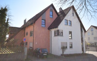 — VERMIETET — Zentrumsnah – ideal für Familien! Topp helle 4,5 Zi.-Dachmaisonette-Whg. mit Sonnenbalkon und GARAGE