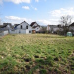 — VERKAUFT —   Toller Bauplatz – innerörtliche Lage, nähe Alter Friedhof