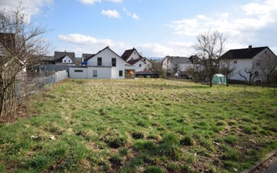 — VERKAUFT —   Toller Bauplatz – innerörtliche Lage, nähe Alter Friedhof