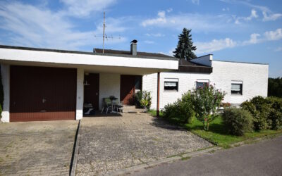 Sonne – Freiheit – Offenes Wohnen! Freistehendes Einfamilienhaus mit Galerie, 1,5 Zi.-ELW, zwei Dachterrassen