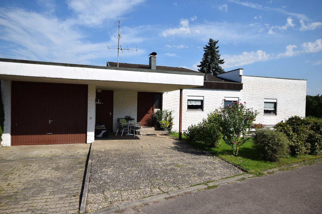 Sonne – Freiheit – Offenes Wohnen! Freistehendes Einfamilienhaus mit Galerie, 1,5 Zi.-ELW, zwei Dachterrassen Sonne – Freiheit – Offenes Wohnen! Freistehendes Einfamilienhaus mit Galerie, 1,5 Zi.-ELW, zwei Dachterrassen