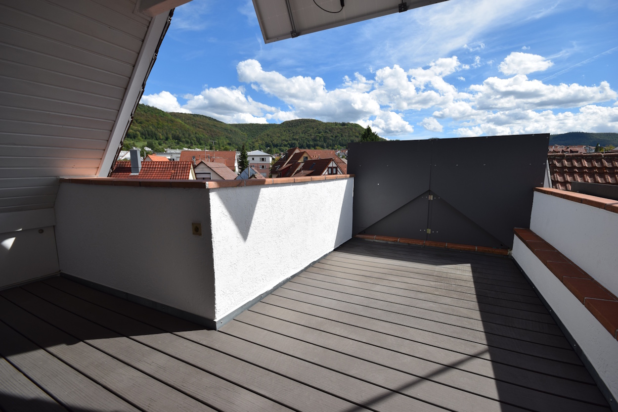 Außen unauffällig, ganz oben ein Wohntraum! Exklusive 4-Dachwohnung auf 2 Etagen mit Dachterrasse Außen unauffällig, ganz oben ein Wohntraum! Exklusive 4-Dachwohnung auf 2 Etagen mit Dachterrasse