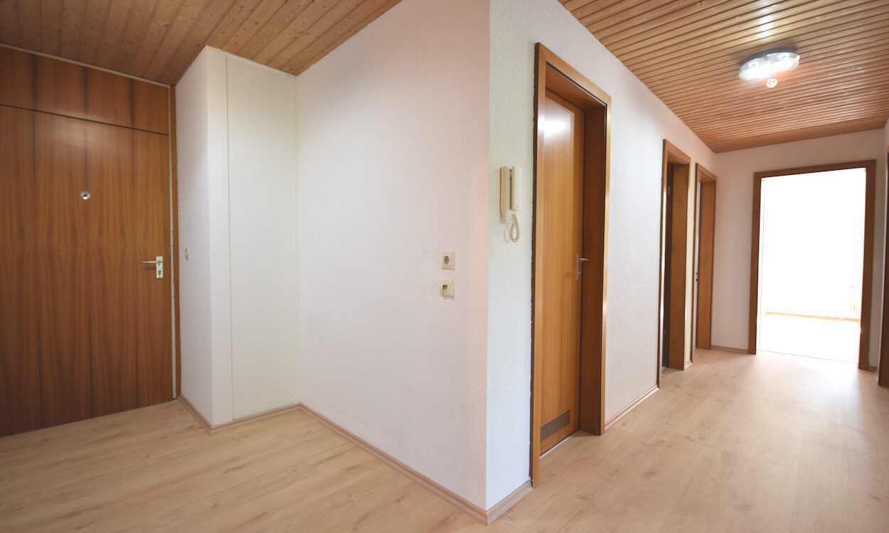 Reutlingen – 3-Zimmer HH Whg. im 4.OG – herrlich ruhige Lage, Balkon, Garage optional